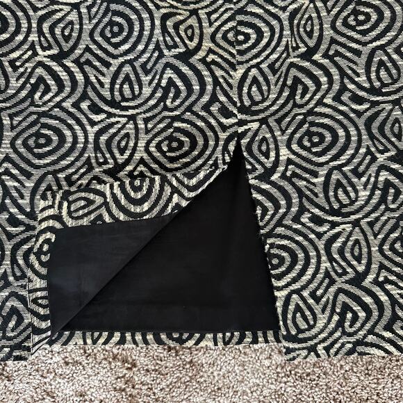 St. John Pencil Skirt Jacquard Geometric Black Tan 8 Career Office Quiet Luxury - Picture 4 of 10